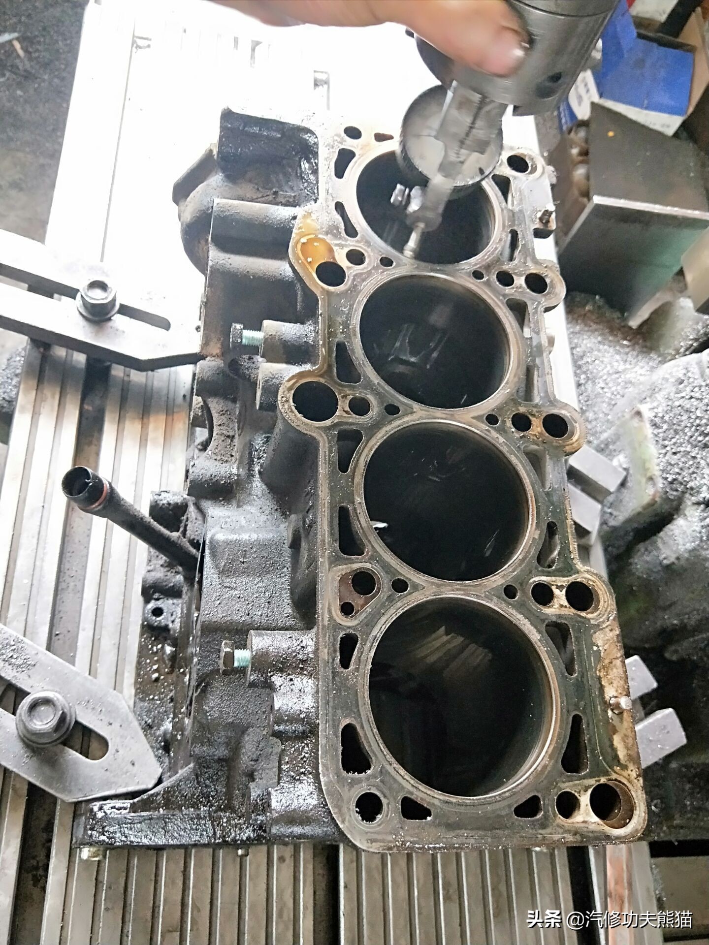 奥迪a61.8发动机大修费用,老款奥迪a6六缸发动机大修全过程
