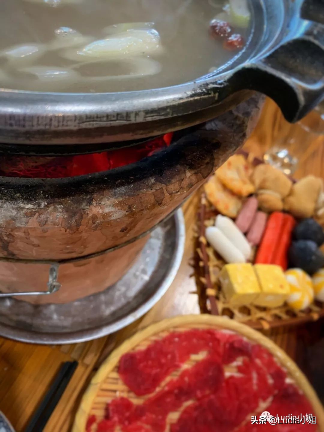 苏州：李公堤的牛杂汤锅配烤卤菜，组成不走寻常路的CP