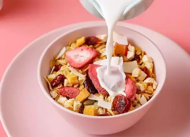 蒸着桑拿啃着书？吃得不好还掉发？来，小白教你几招