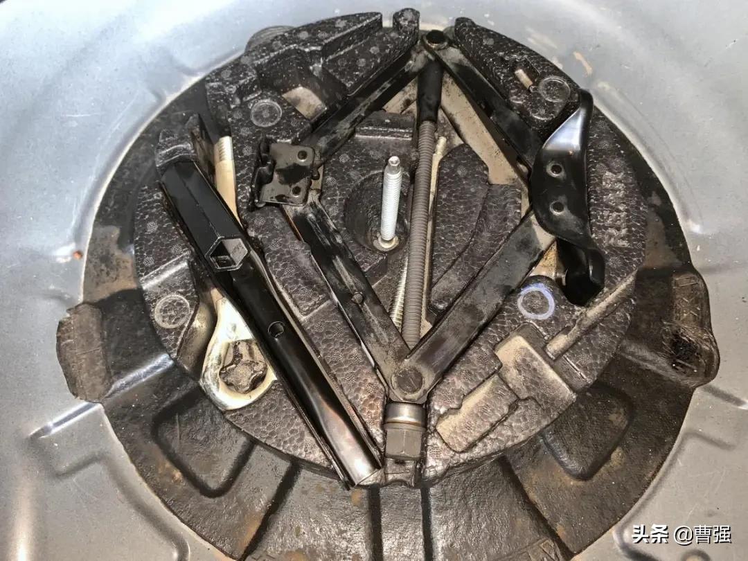 新款君越涉水,新款君越进水