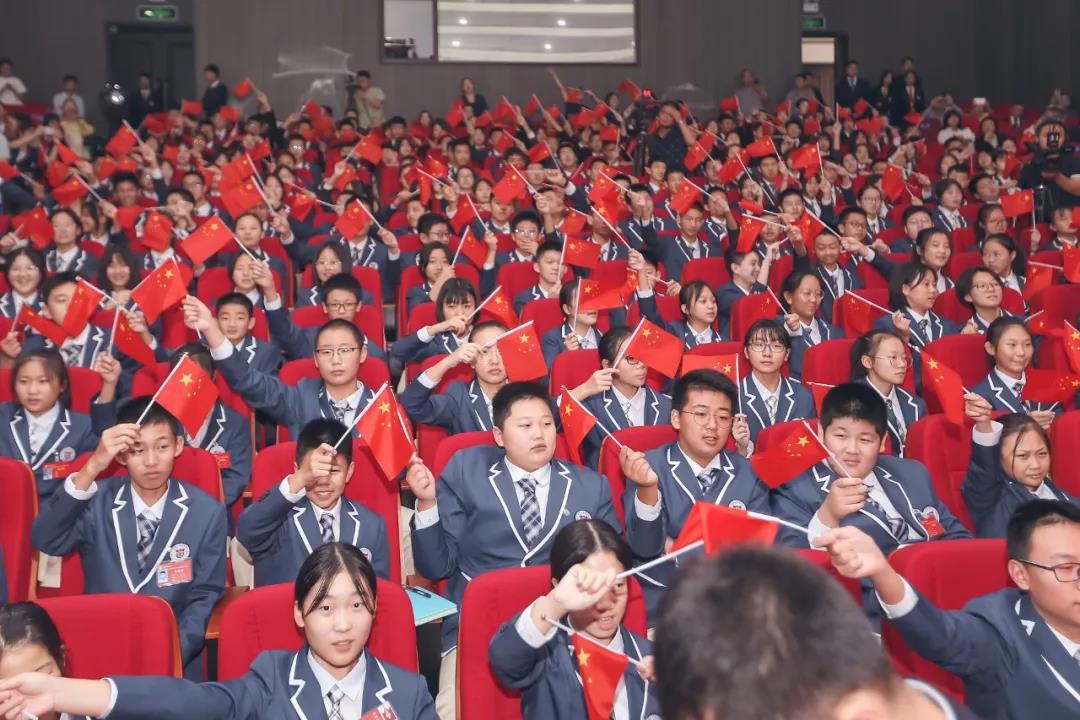 老胡开讲！建业外国语中学20年校庆活动别开生面