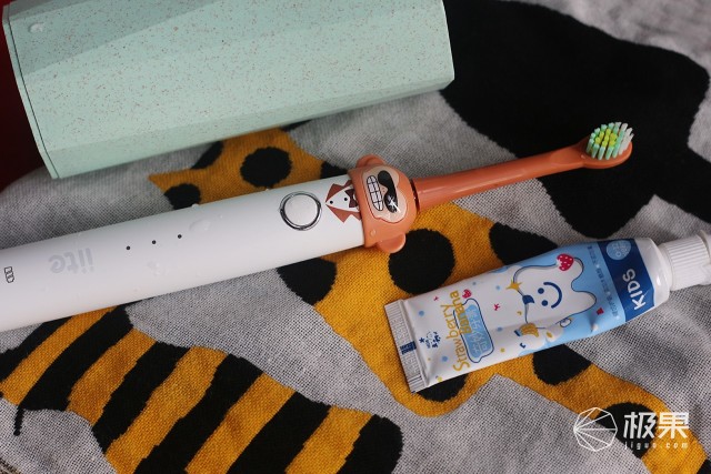 更懂儿童的儿童电动牙刷——iite牙小白S2体验