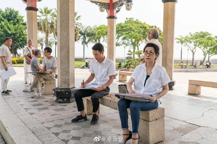 16岁男生上课画画被骂,15岁男孩画画被老师责备