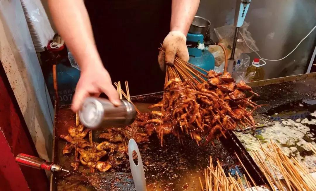 南京夜宵美食推荐必吃,南京三条巷宵夜雪菜肉丝面