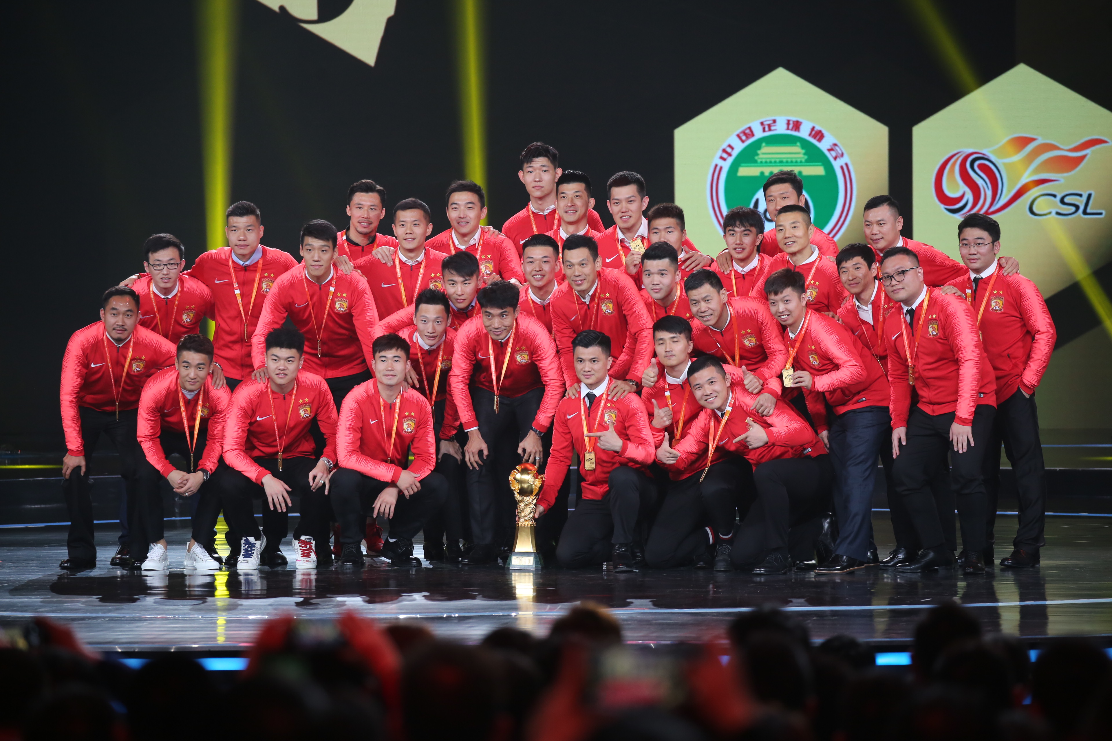 足球体育热评,最新足球评论