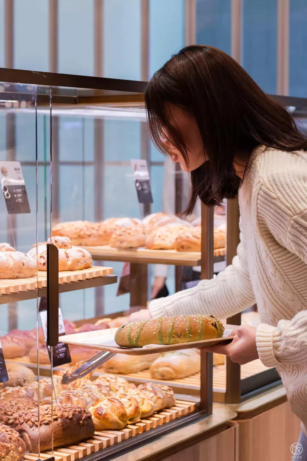 啧啧啧~都是面包，原麦山丘你又搞特殊！