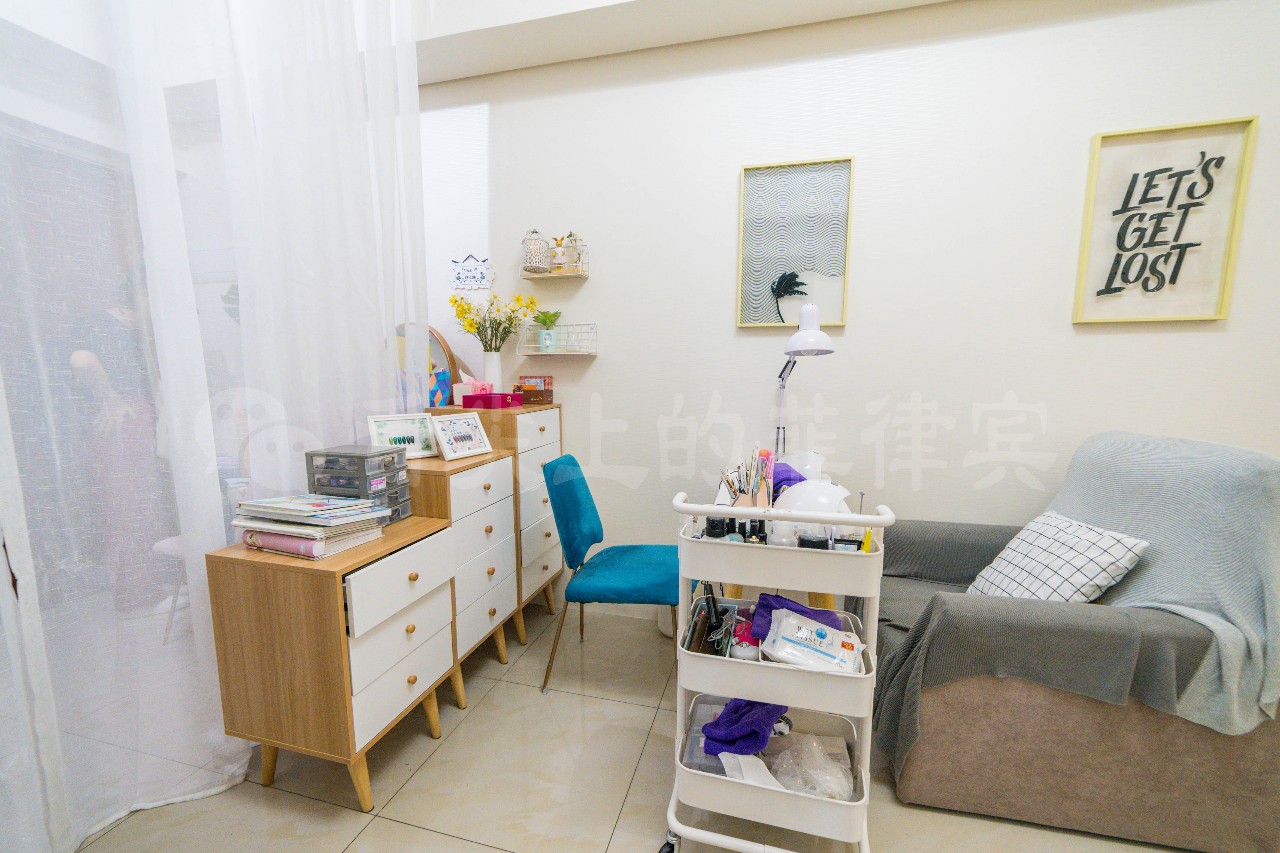 90后美女开了一家美容院,90后美女开直营店