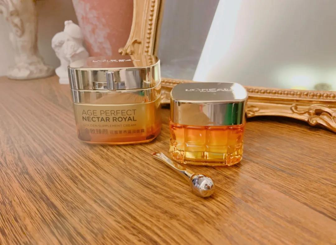 脸上出现干纹细纹化妆怎么拯救,脸部化妆起皮卡粉咋办