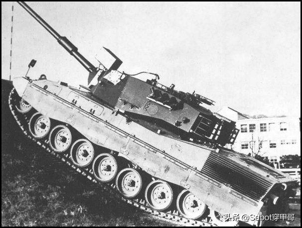 意大利犀牛主战坦克,北约国家装备的豹1主战坦克图片