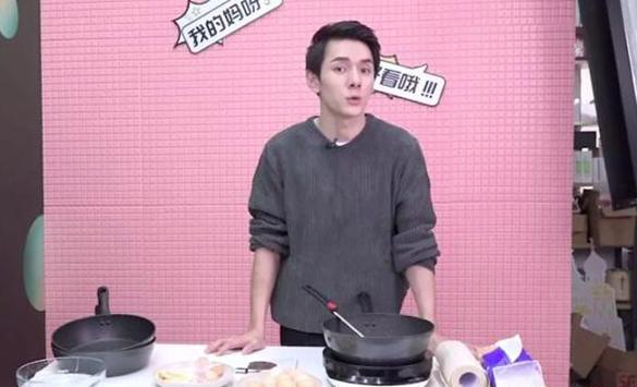 直播再翻车粉丝上演网络*力暴**李佳琦该不该担责?