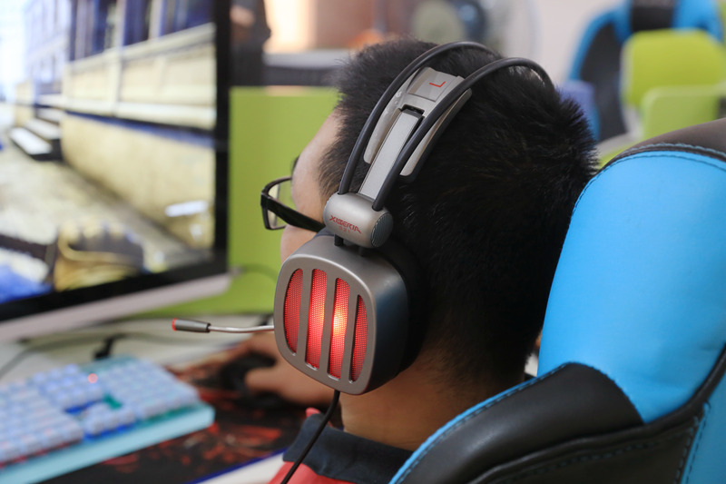 耳机哪种振膜音质好,耳机振膜尺寸大小与音质的影响