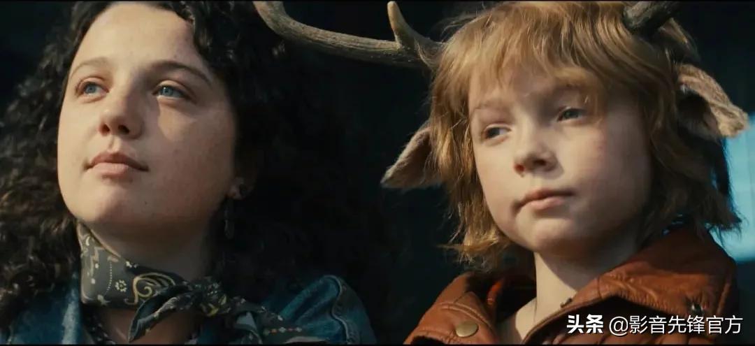 触及各种禁忌点的邪典之作被改编成了电影，一开播就大获好评