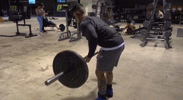 厚实肩膀怎么练,如何强壮肩部