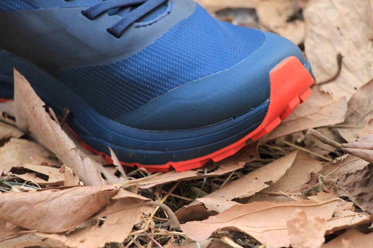 透气耐磨，带你纵横山巅：始祖鸟越野鞋评测