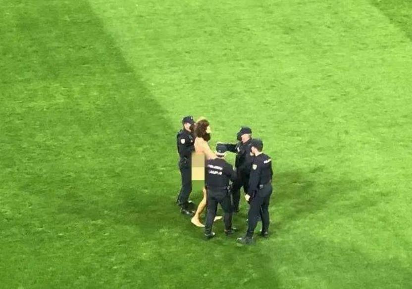 西班牙现场足球视频直播,西班牙街头足球表演视频