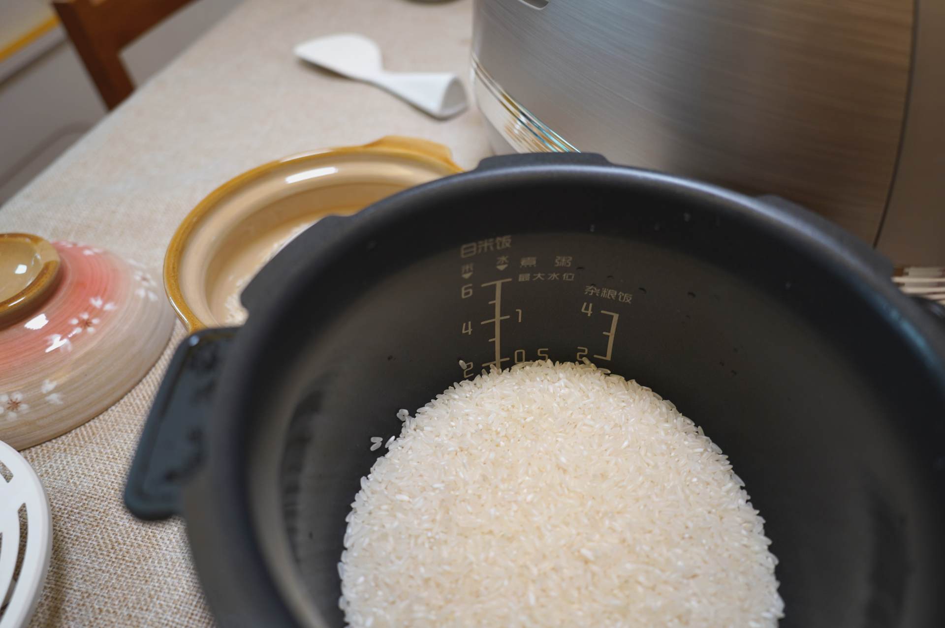 蔗浆菰米饭，蒟酱露葵羹。膳美师IH水光米饭压力电饭煲