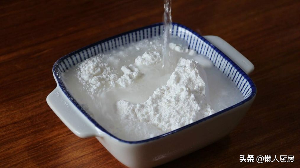 青菜叶做饺子皮的方法,怎样用青菜和面做饺子皮