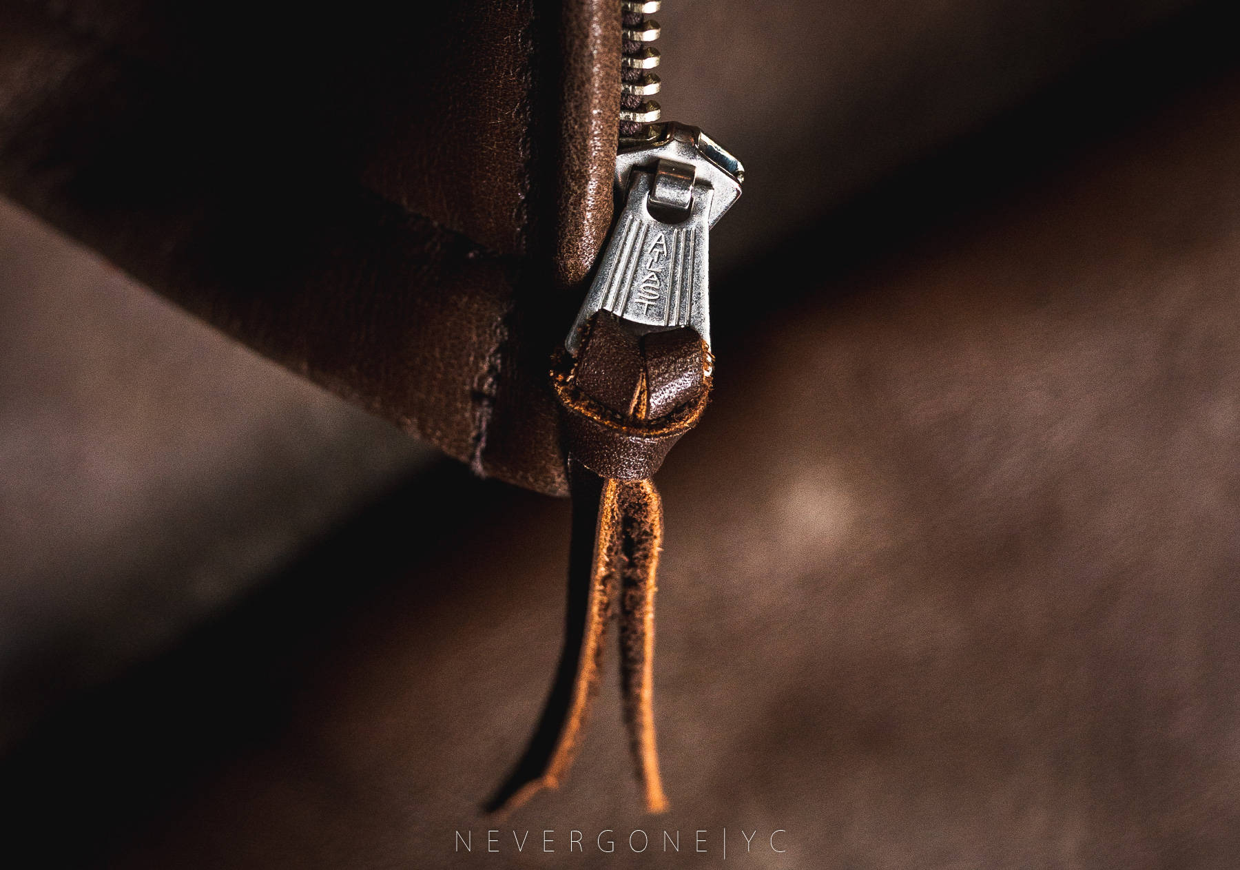 卖2万却不想让人买到的皮衣：AtLastCoLot.670马皮皮衣