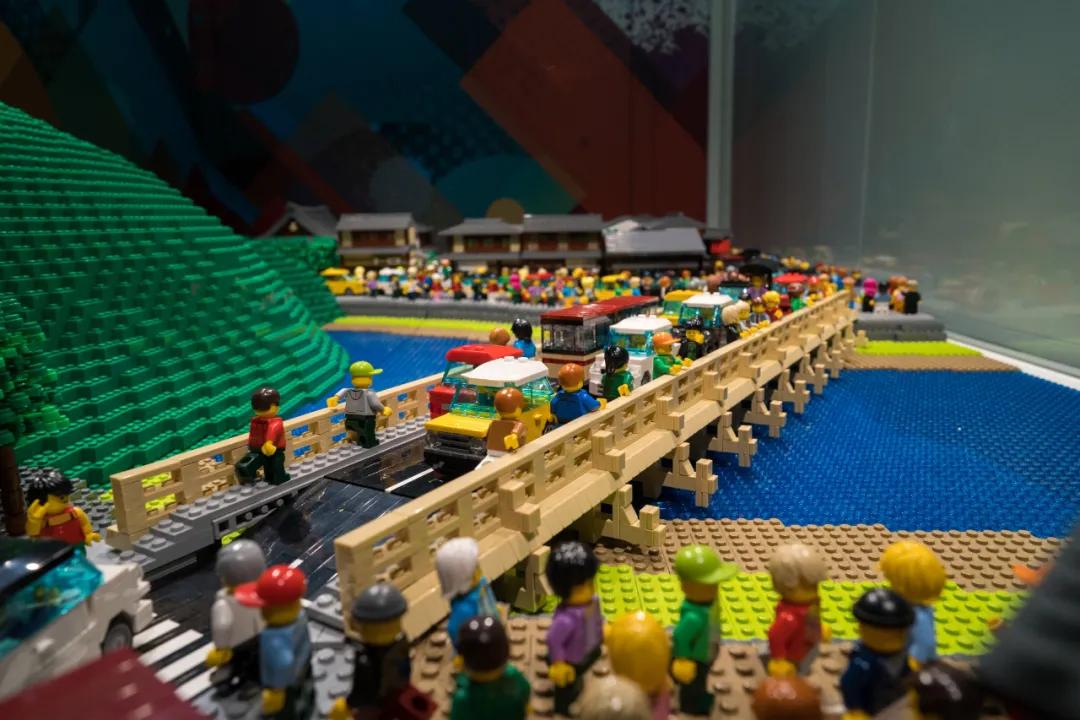 乐高大师最震撼的作品,日本乐高大神用积木拼奥特曼