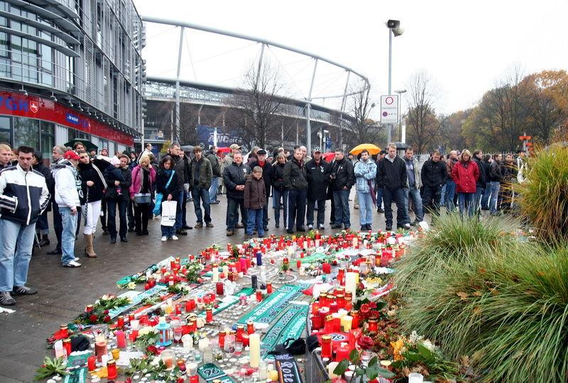 门将恩克集锦,前德国门将罗伯特恩克