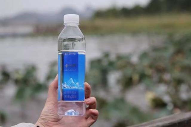 又一矿泉水大黑马强势崛起！3年卖出13亿瓶，背后有中石化撑腰