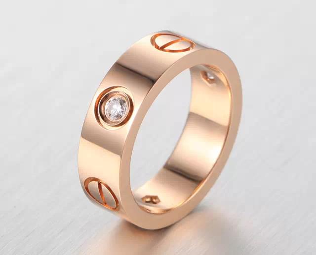 对付女人,没有一件珠宝解决不了的!