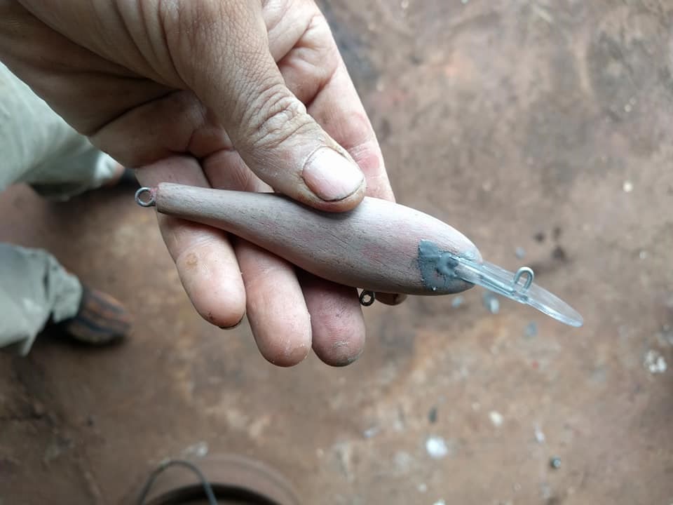 高手果然在民间，牛人不舍得买路亚鱼饵竟自己做，这手艺绝了