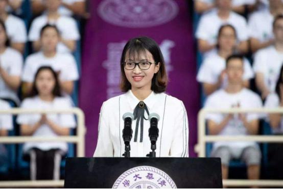 一张清华大学的偷拍照走红,清华大学生被偷拍