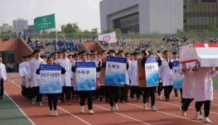 专科医学生毕业后的出路在哪,医学专科的毕业生就业前景