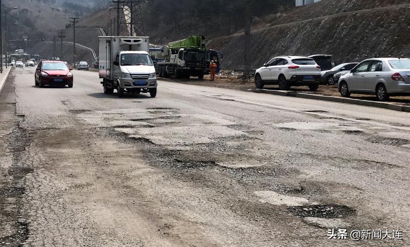 金柳“万坑”路原来是个两三年的“老大难”问题