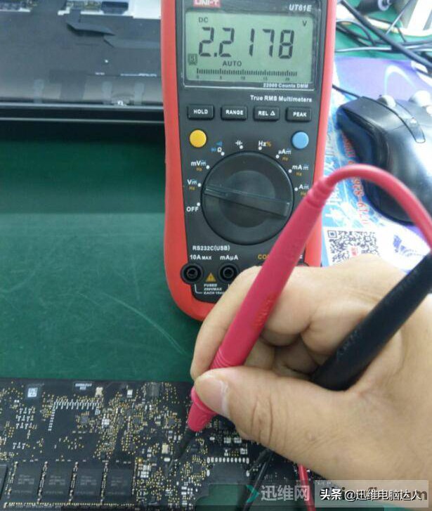 苹果笔记本开机“文件夹图标里有个问号”，大神一根线完美修复