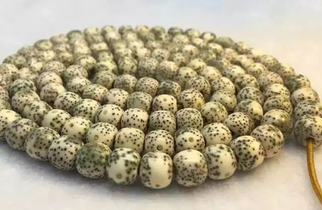 星月奶油黄是怎么回事,星月有包浆后盘玩时是什么感觉