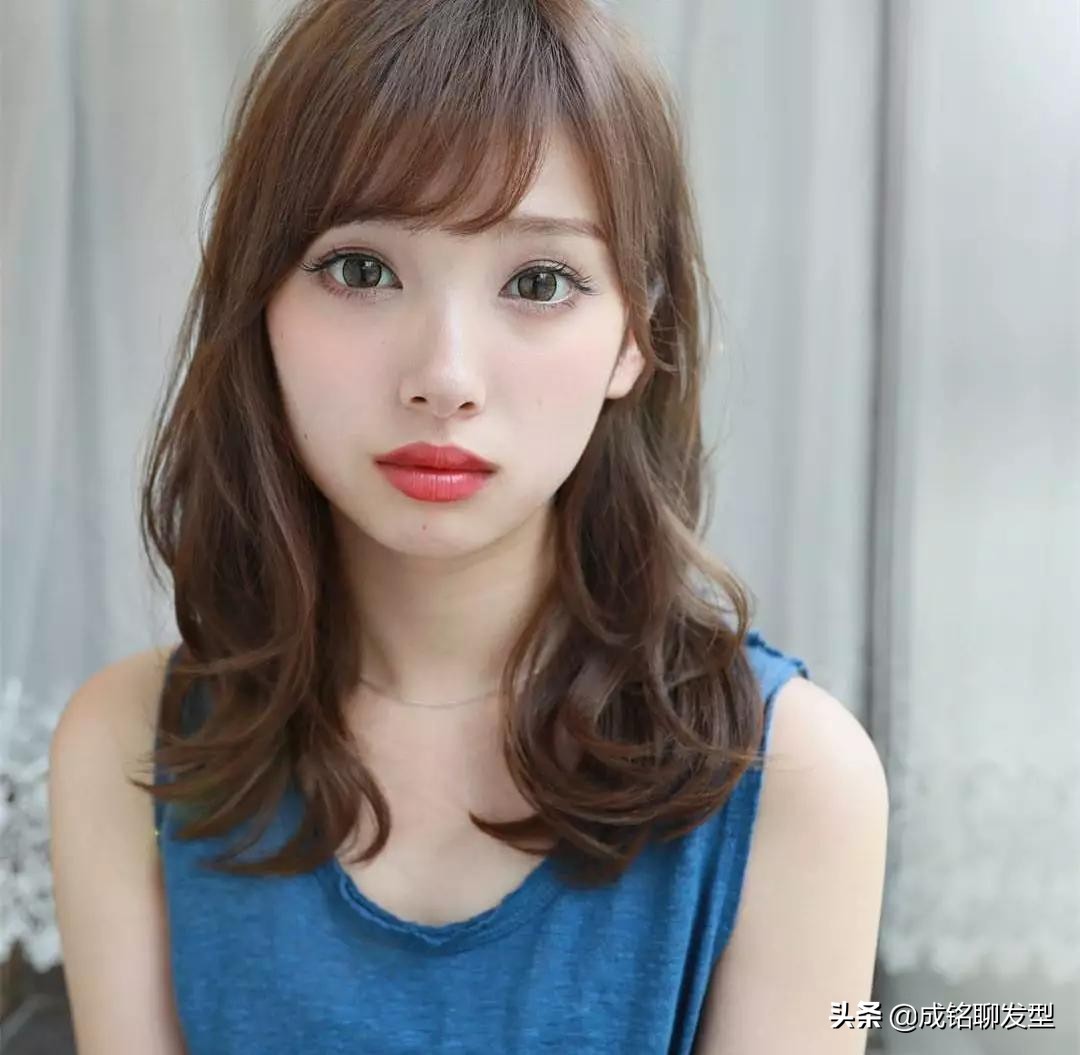 烫发后老气难看能半拉直吗,烫的中卷烫老气了怎么扎好看