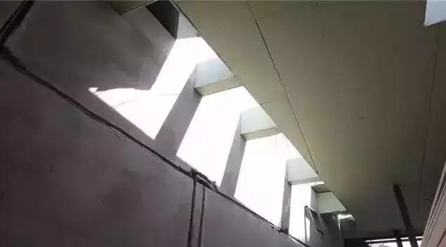 北京一家5口19平米老房子,北京人一家三口12.8平方蜗居