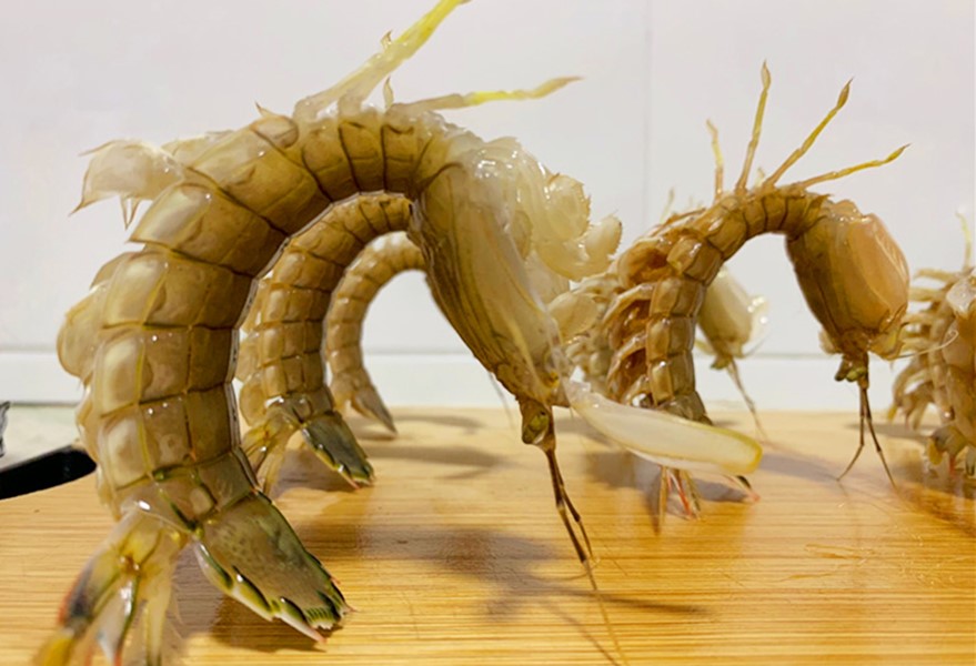 煮皮皮虾时，用冷水还是开水？10人做9人错，难怪虾肉缩小不鲜嫩