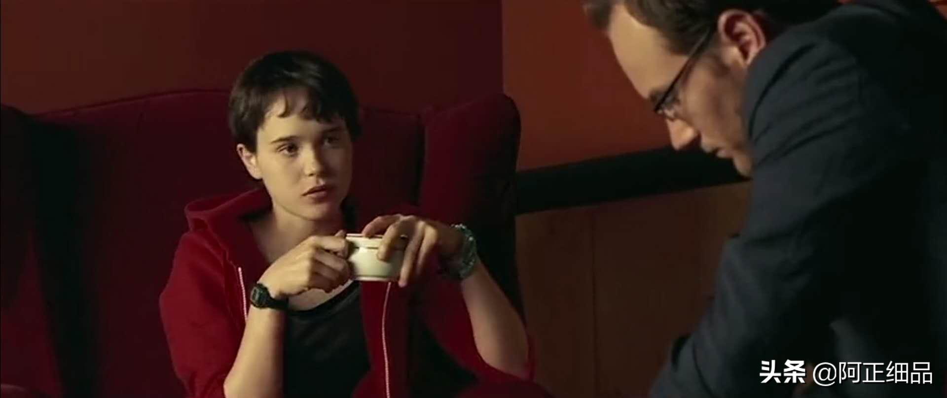 未成年少女约见网友中年大叔，拿手术刀挥向大叔*体下**