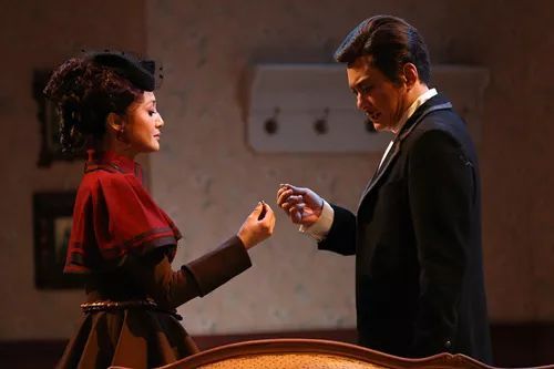 《玩偶之家》妻子瞒着丈夫，把家里钱借给朋友，丈夫该怎么办？