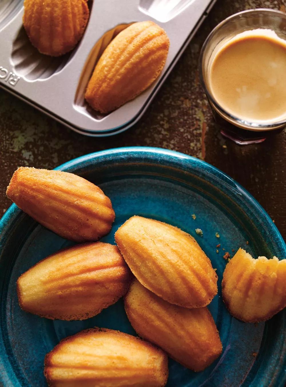 蛋糕店制作蛋糕胚的简单方法,烘焙蛋糕胚门店做法