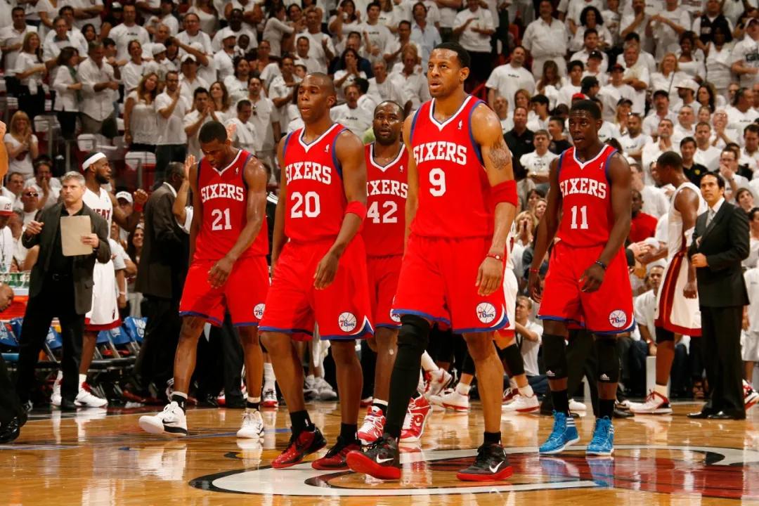 阿里纳斯震惊联盟的更衣室事件,nba更衣室阿里纳斯