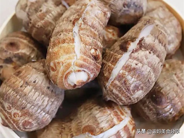 初秋吃芋头好处多多，芋头超好吃的几种做法，一大盘都不够吃