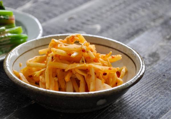 螺狮粉狂热分子：“臭”名远扬的螺狮粉，为何能让*欲人**罢不能