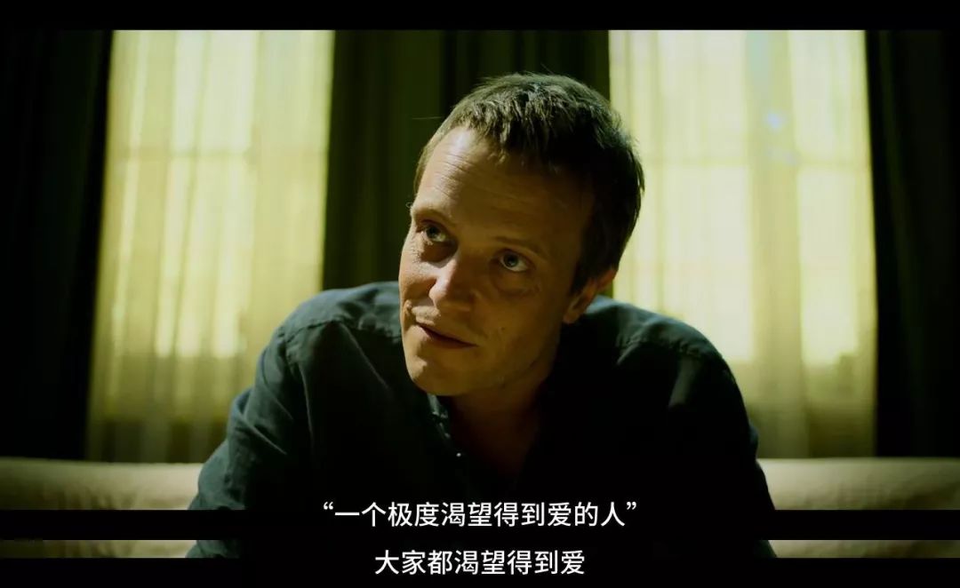 在这部电影中，满屏充满了欲望，在第一集就弄死了女主