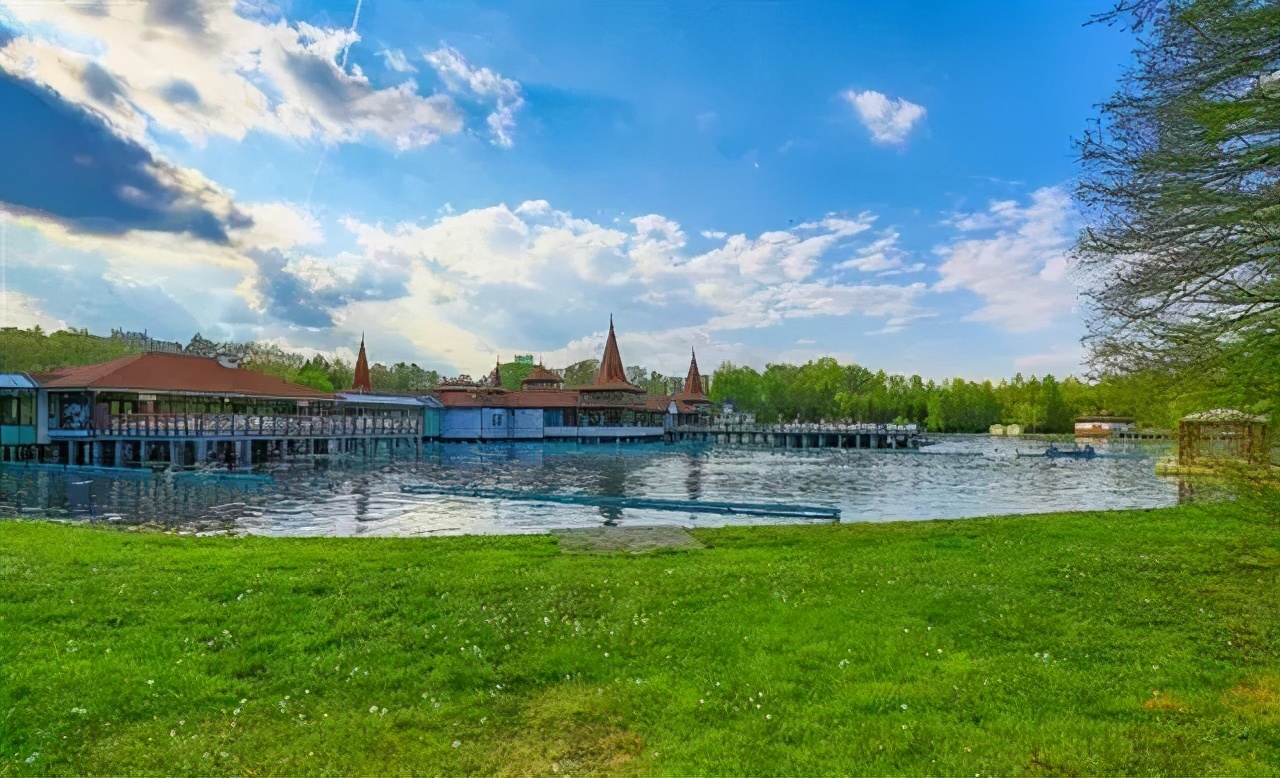 中国养生硒谷温泉度假小镇,欢喜岭湿地温泉养生度假小镇