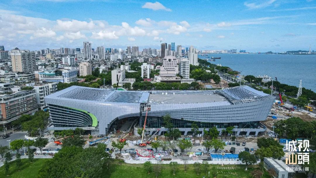 “水逐波跃”，海滨路上这座体育场馆芳容初显