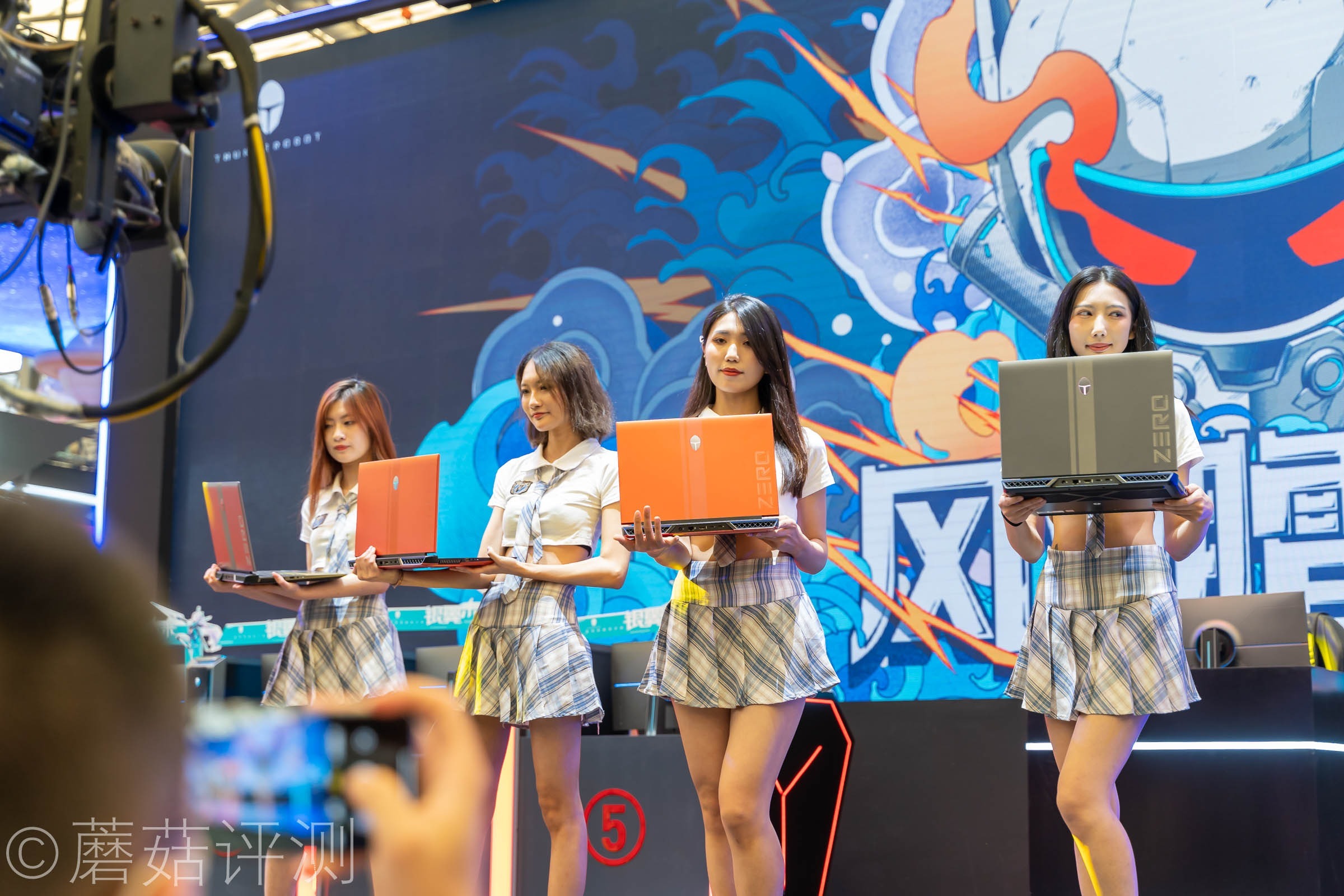 又有啥好玩的？蘑菇带你逛ChinaJoy2021，硬件、车和漂亮的小姐姐