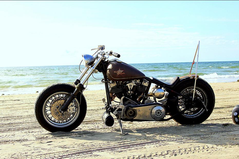 酷炫机车轰炸“洋沙湖”，哈雷电音之夜引爆“欢乐水世界”