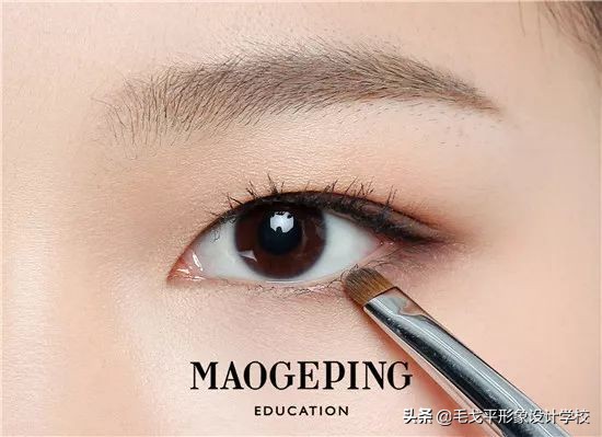 内双化眼妆使眼睛变大有神,眼妆怎样画得好看显得有神内双