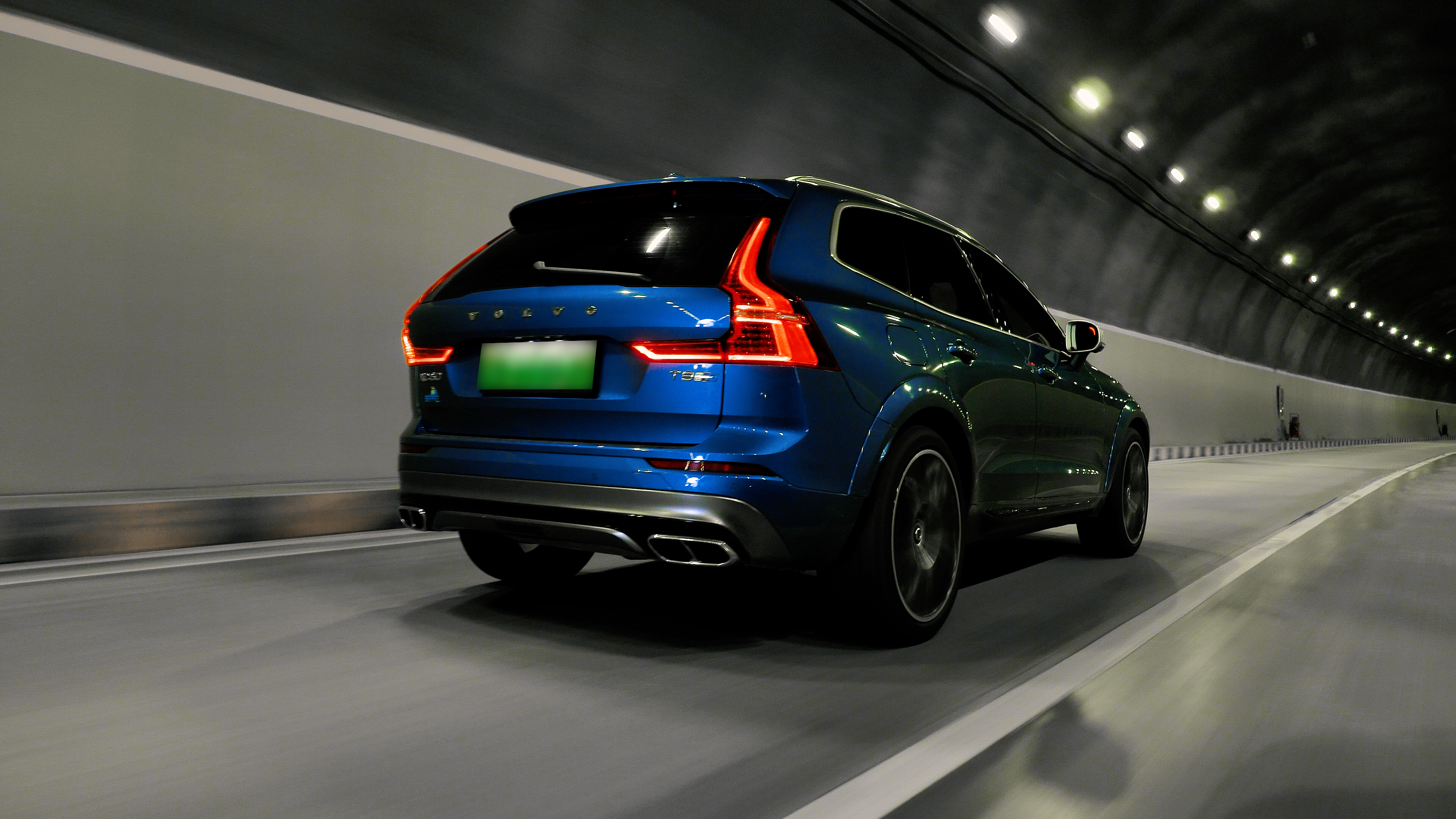 新能源汽车插电混动车型,电动车涨价后哪个更值得买