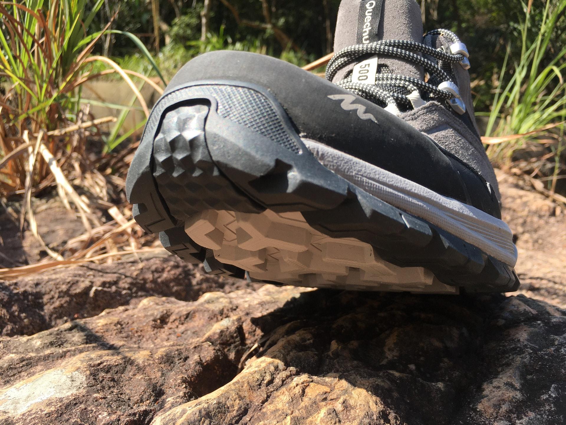 迪卡侬登山鞋性价比怎么样,迪卡侬登山鞋mh500与mh900区别