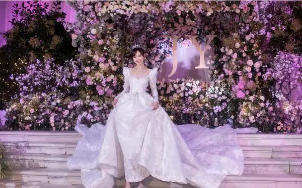 女明星婚纱造型你喜欢哪一款,哪些明星同款婚纱好看